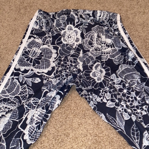 •ADIDAS• - Picture 10 of 13